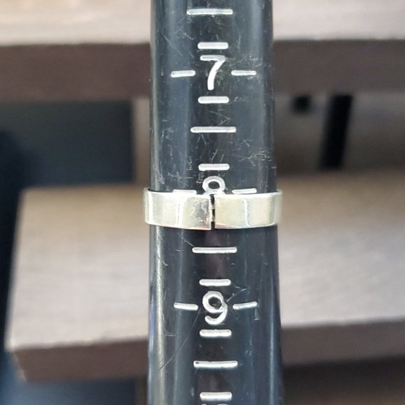 Size 8.25 Sterling Silver & 18K Yellow Gold Unique Symbol Cut Band Ring - Picture 7 of 9